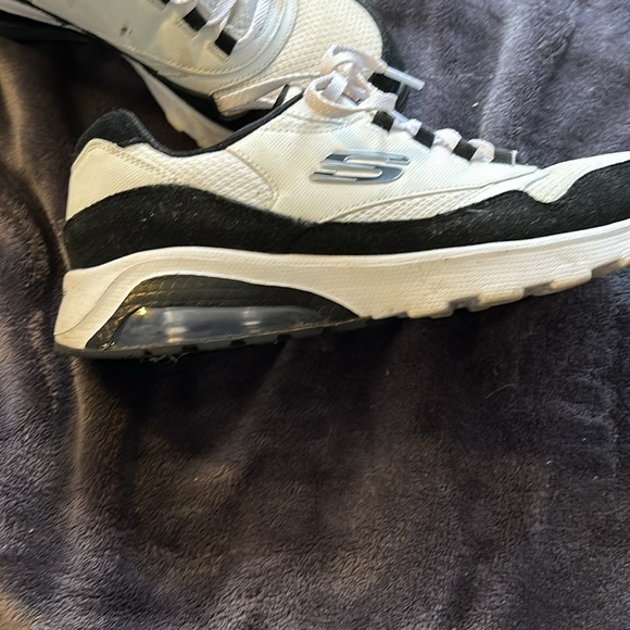 Skechers Air black and white size 9 worn a handful of times. - Picture 5 of 5